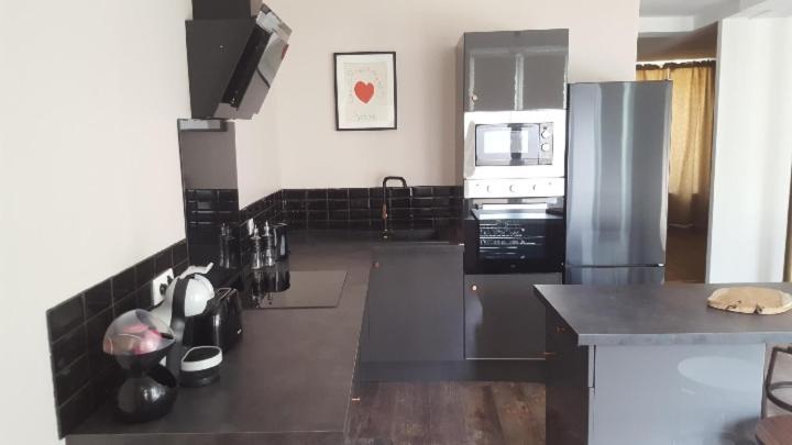 Appartement Spacieux Et Atypique 세단 외부 사진